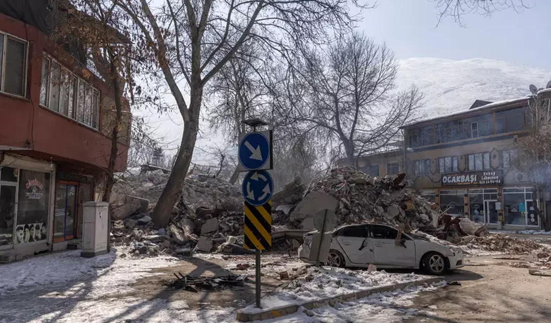 Imagens de drones mostram a devastação na Turquia após terremoto