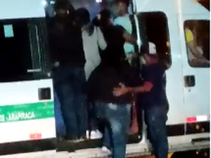 [Vídeo] Desrespeito: Vans lotadas trafegam no interior de Alagoas