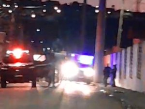 [Vídeo] Ataque a tiros deixa homem morto com oito tiros e outro ferido em Arapiraca