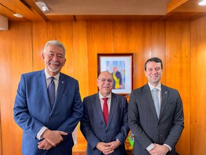 Deputados alagoanos discutem investimentos para municípios no Palácio do Planalto