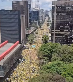 Avenida Paulista é tomada por quase 80 mil pessoas em ato pró-Flávio Bolsonaro