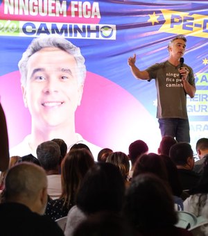 Rafael Brito inaugura comitê com encontro voltado a servidores da educação