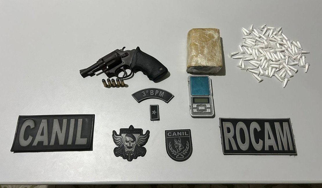 Denúncia anônima leva polícia a esconderijo de homem suspeito de homicídio em Arapiraca