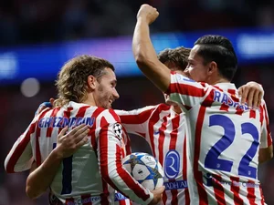 Griezmann bate recorde, e Atlético de Madrid goleia Frankfurt na Champions