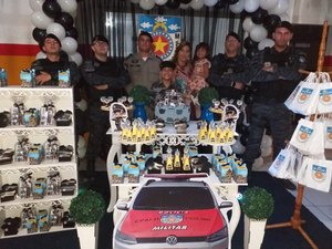 Filho de oficial da PM realiza um sonho e comemora o aniversário de 10 anos com o tema da Polícia Militar 