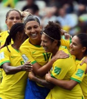 Cristiane faz três e Brasil vence na estreia da Copa do Mundo Feminino