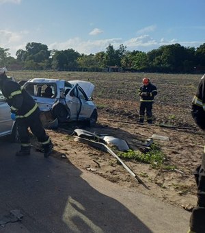 [Vídeo] Colisão entre dois carros deixa feridos na BR-316, em Atalaia