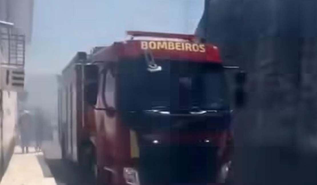 Incêndio em vegetação atinge a Chã da Jaqueira; morador aponta “dois garotos” como suspeitos