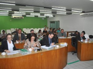 Em pauta: Inclusão de asssistentes sociais no PSF e implantação de rotatória