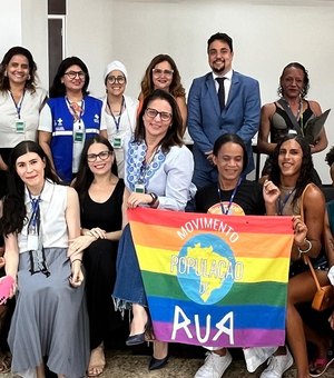 Órgãos públicos promovem encontro com mulheres trans e se comprometem para garantir direitos