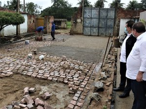 Prefeitura inicia pavimentação em ruas do bairro João Paulo II
