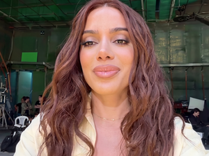 Anitta exalta Cacique Raoni durante fala em encontro global no Rio
