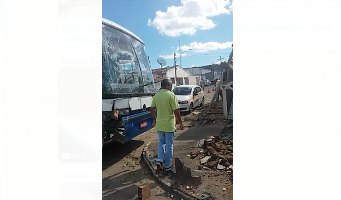 [Vídeo] Ônibus desgovernado atinge muro de residência em São José da Laje