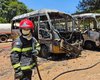 Dois ônibus estacionados em secretaria de Coité do Nóia pagam fogo e assustam funcionários