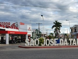 No Sertão, prefeito mostra força política e desarticula partido de oposição