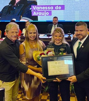 Policial civil que impediu feminicídio é homenageada na Câmara de Maceió