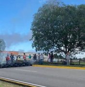 Terceirizados fecham acesso ao Aeroporto Zumbi dos Palmares por salários atrasados