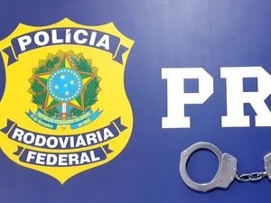 Dois homens são presos pela PRF durante fiscalizações nas BRs de Alagoas