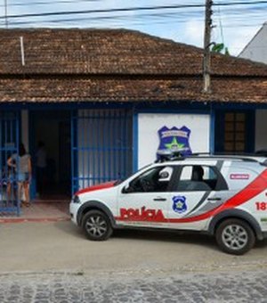 Suspeito de estuprar adolescente em Marechal Deodoro se apresenta à polícia