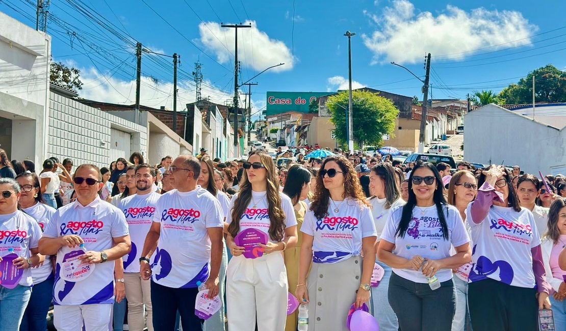 Limoeiro de Anadia abre Agosto Lilás com caminhada em alerta à violência contra as mulheres