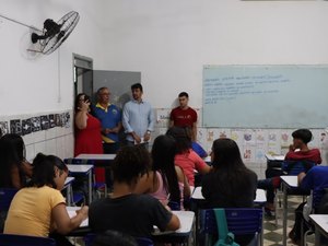 MPE flagra alimentos fora das normas sanitárias em escolas de Delmiro Gouveia