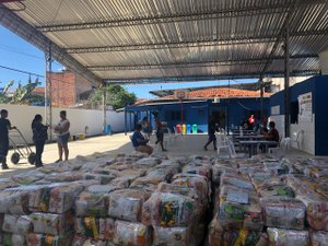 Prefeitura de Maceió conclui distribuição de kits de merenda escolar