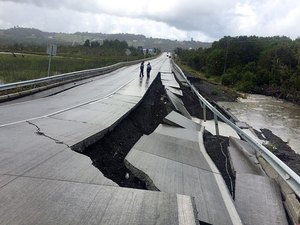 Após forte terremoto, Chile ordena evacuação de 4 regiões litorâneas