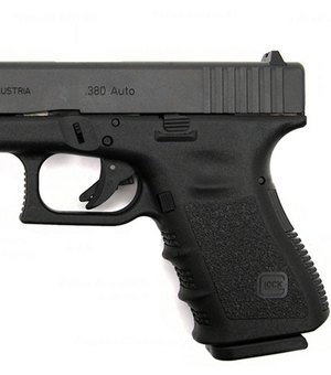 Mulher esconde arma de companheiro para evitar ataque e homem acaba em Maceió