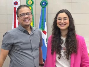 Teca Nelma pede licença da Câmara; comunista Charles Hebert reassume mandato