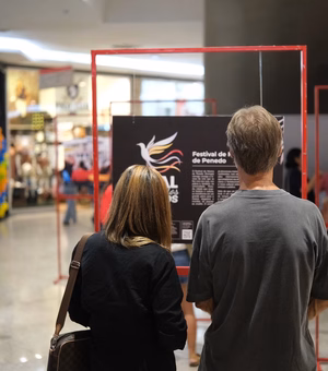 Exposição em shopping de Maceió retrata eventos culturais realizados em Penedo pela Ufal