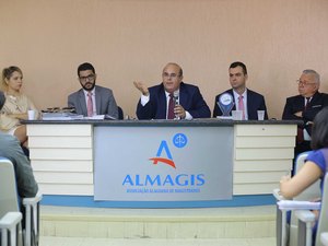 ?Fernando Tourinho dialoga com juízes para aperfeiçoar a Justiça estadual