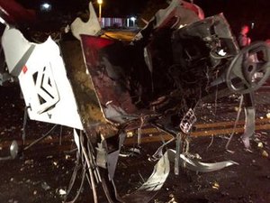 Criminosos explodem carro-forte em trecho da BR-423, no Sertão