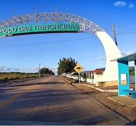 No Sertão, mães denunciam que filhos estão sem fardamento e só comem biscoitos com água na merenda