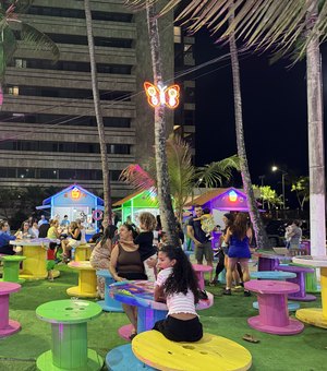 Vila das Crianças encanta o público com luzes e brinquedos acessíveis