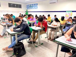 Canoa Cursos realiza segundo dia de simulado para o ENEM 2026