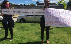 Professores aprovados em concurso fazem protesto em Rio Largo
