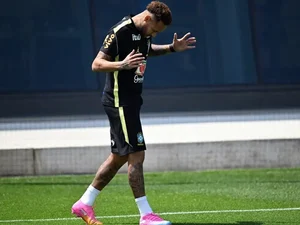 Em campo: Neymar segue nova etapa de treinos na Seleção