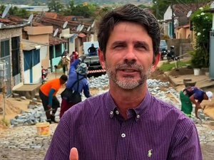 Prefeito Júnior Menezes cumpre mais um compromisso de campanha: calçamento e pavimentação do bairro Roberto Correa de Araújo