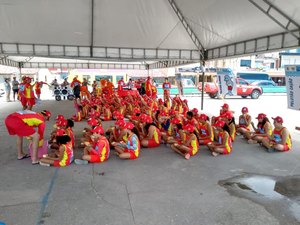 Projeto Golfinho instrui crianças de Maragogi