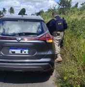 PRF prende homem com veículo roubado e sinais adulterados em Maribondo