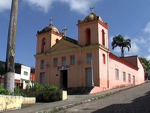 [Vídeo ] Índios dançam toré dentro de museu para protestar contra a mudança da sede 