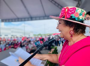 Tereza Nelma participa da entrega do instituto de prevenção e tratamento de câncer, em Arapiraca