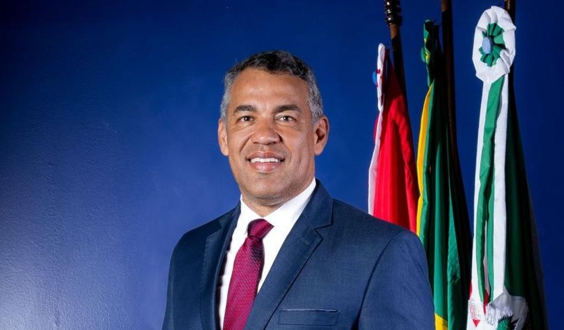 Câmara de Maceió publica portaria que oficializa retorno de Siderlane Mendonça