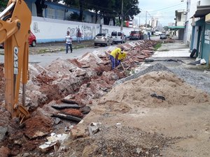 Extensão de rede vai melhorar abastecimento de água de imóveis na Jatiúca