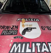 Dupla é presa com crack e revólver durante ação policial em Matriz de Camaragibe