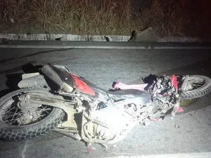 Motoclista colide contra caminhão e morre atropelado na AL-115 em Palmeira dos Índios