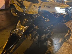 Motocicleta furtada é  abandonada na Vila Brejal