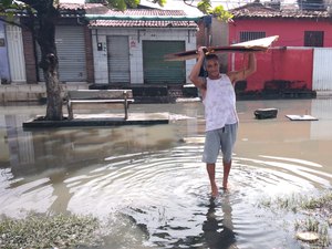 Nível da água baixa na Levada e moradores contabilizam prejuízos