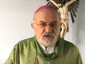 Arcebispo e clérigos discutem reabertura das igrejas em Maceió