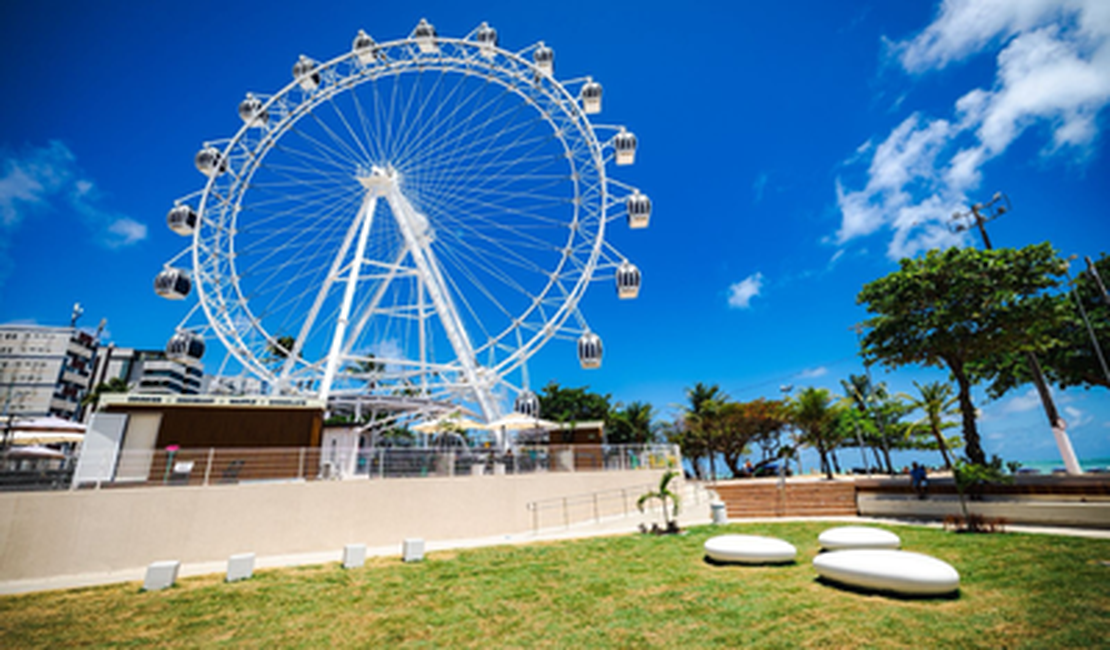 Recém-inaugurados, quiosques da Roda-Gigante serão retirados em Maceió